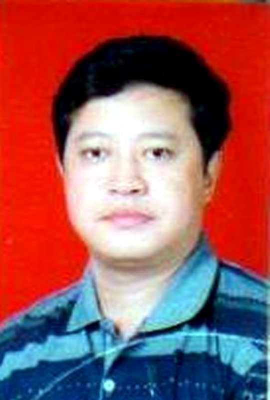 <b>张晓峰</b>